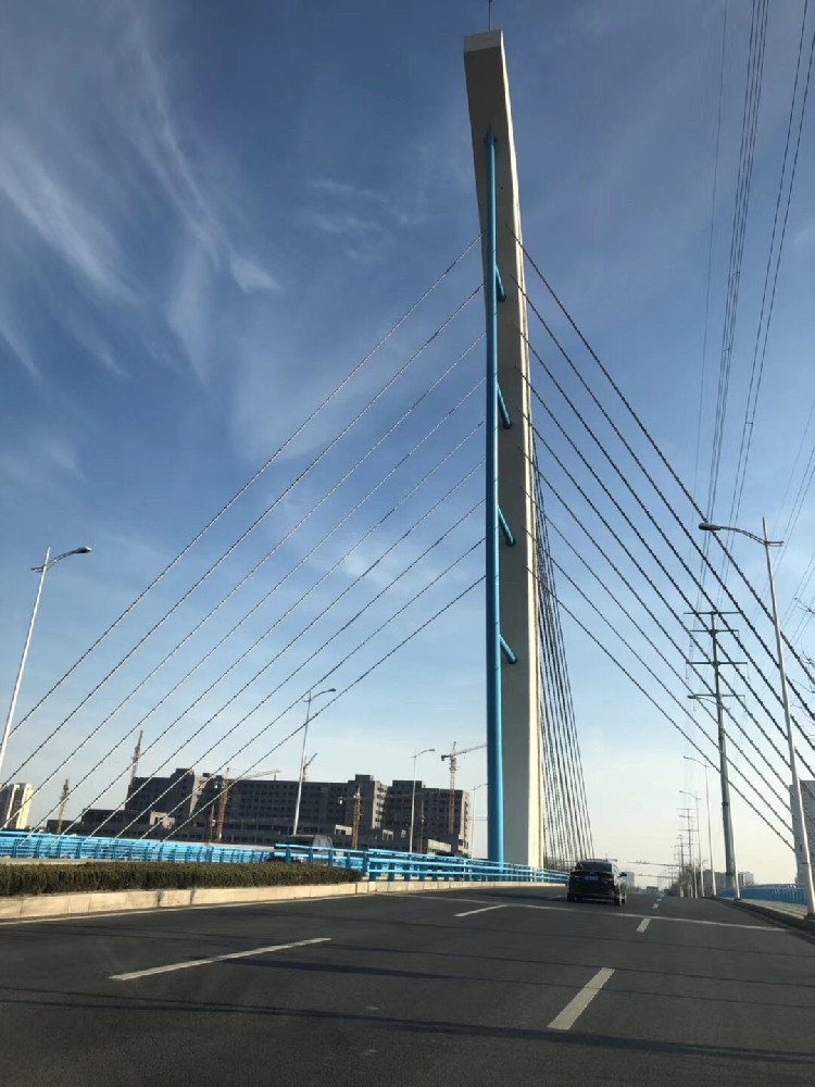 橋梁維護新篇章：醇酸面漆，守護交通動脈的亮麗風采