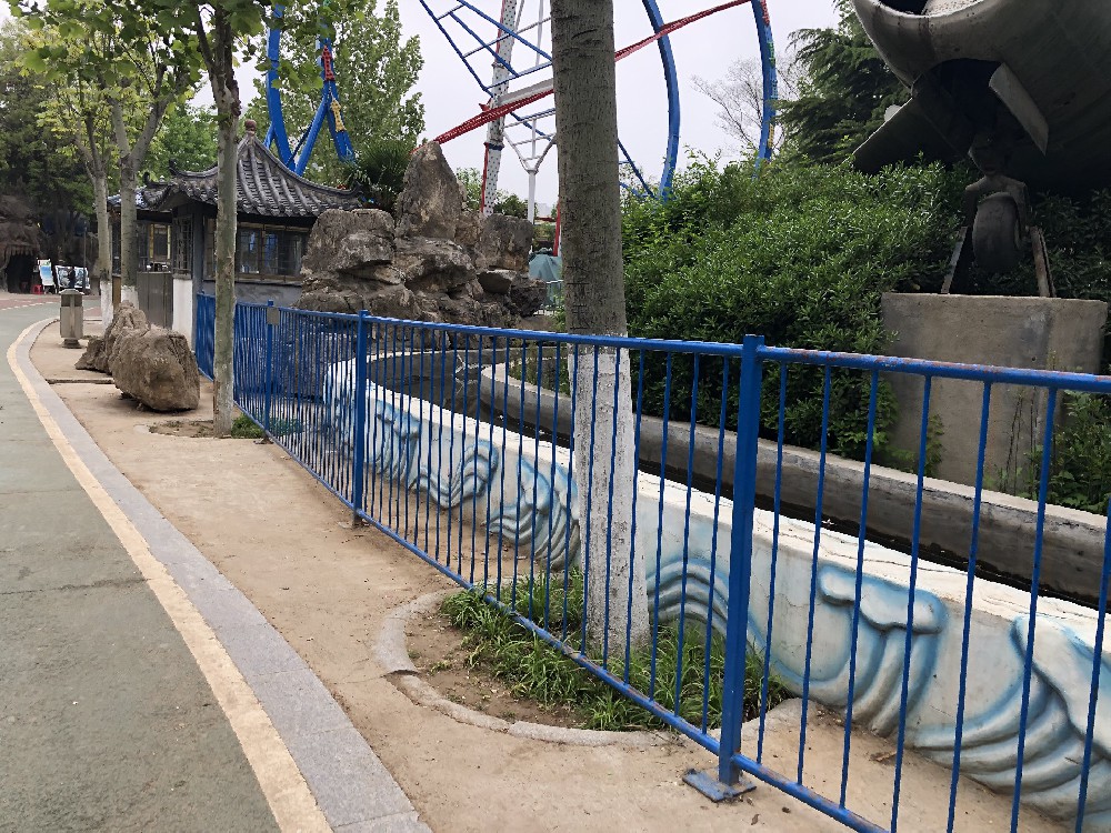 金屬護(hù)欄刷新維護(hù)新方案：醇酸底漆，打造堅固耐用基礎(chǔ)