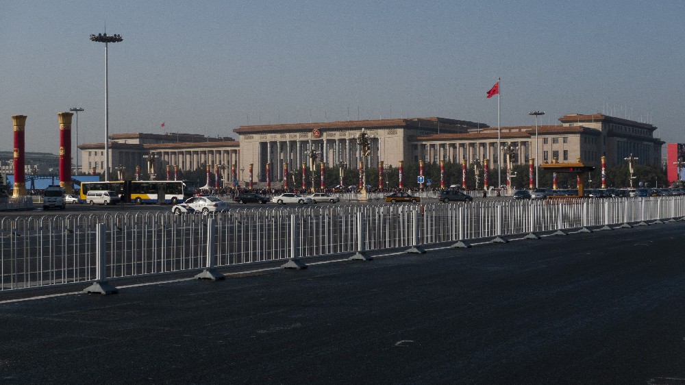 金屬護欄，晨虹守護：專為金屬護欄刷新維護打造的醇酸調和漆