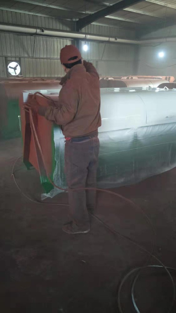 玻璃鋼防護新方案，晨虹醇酸防銹磁漆引領(lǐng)耐用潮流